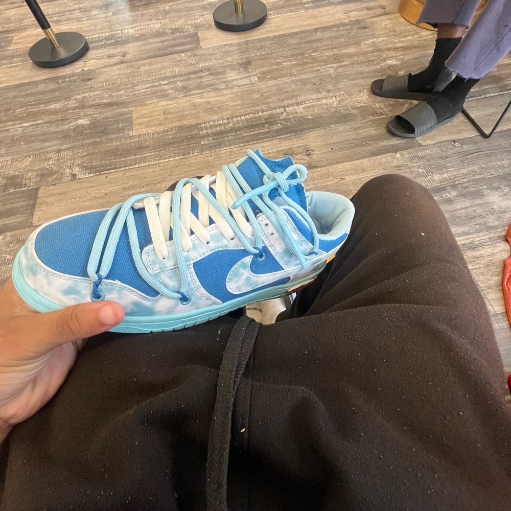Off-White lot 5’s